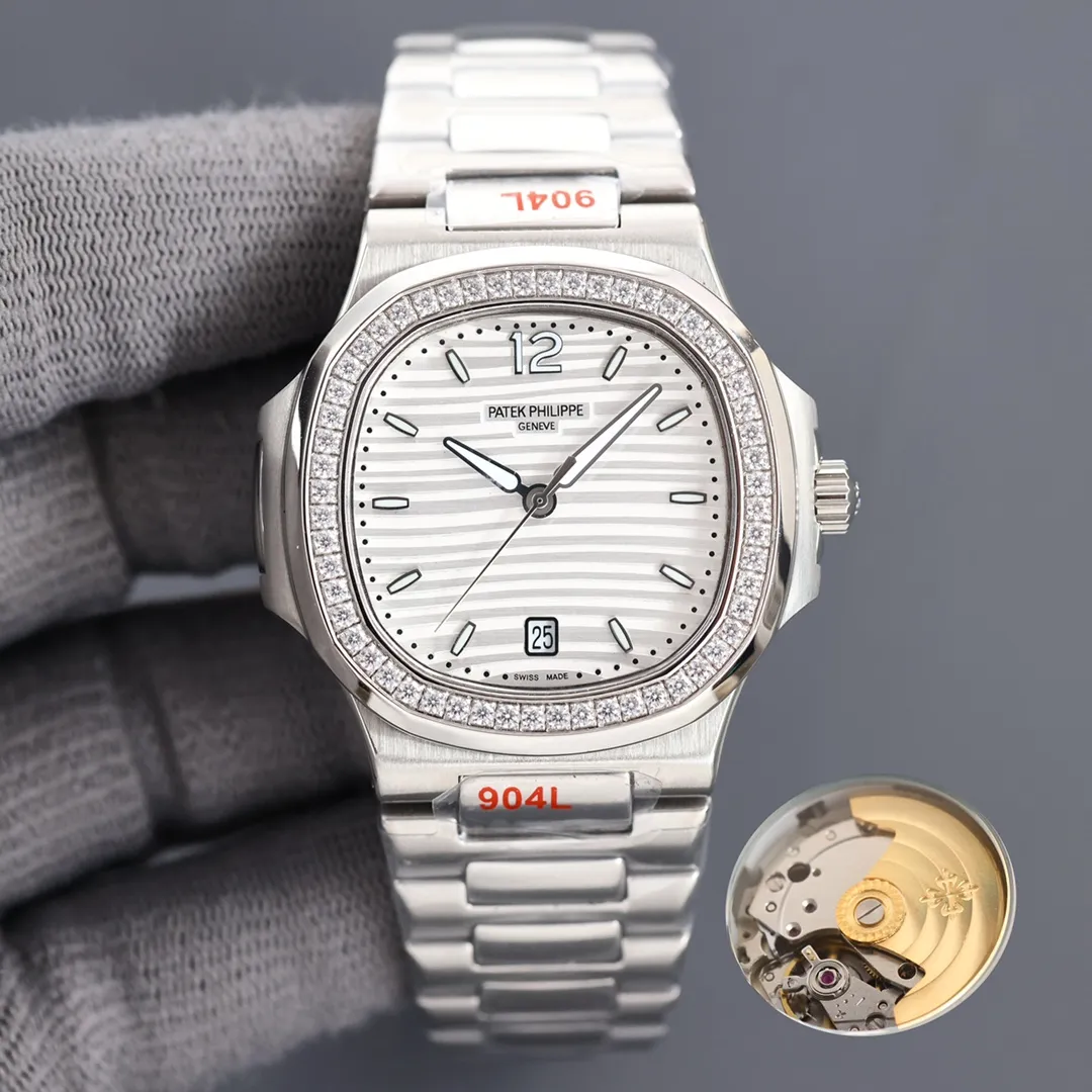 【High-end replica】💰1360! Customized all-in-one machine 💰1920! Patek Philippe Nautilus co-branded Tiffany series global limited edition has arrived🔥It is still the Tt factory's professional quality assurance and high cost performance🎈🎈 [PATEK PHILIPPE] Patek Philippe Elegant Sports Series 5711/1A Nautilus, the king of steel watches, the best detoxification solution on the Internet! Details: 1⃣️With customized 9015 all-in-one automatic movement. 2⃣️316L customized ergonomic watch strap! 3⃣️The beads in the steel belt are diamond-shaped, which is consistent with the original product. 4⃣️Diameter 40 mm. Wearing 5711/1A not only shows youthful vitality, but also exudes a strong sense of calmness from the inside out. It is a well-deserved "King of Steel Watches"!